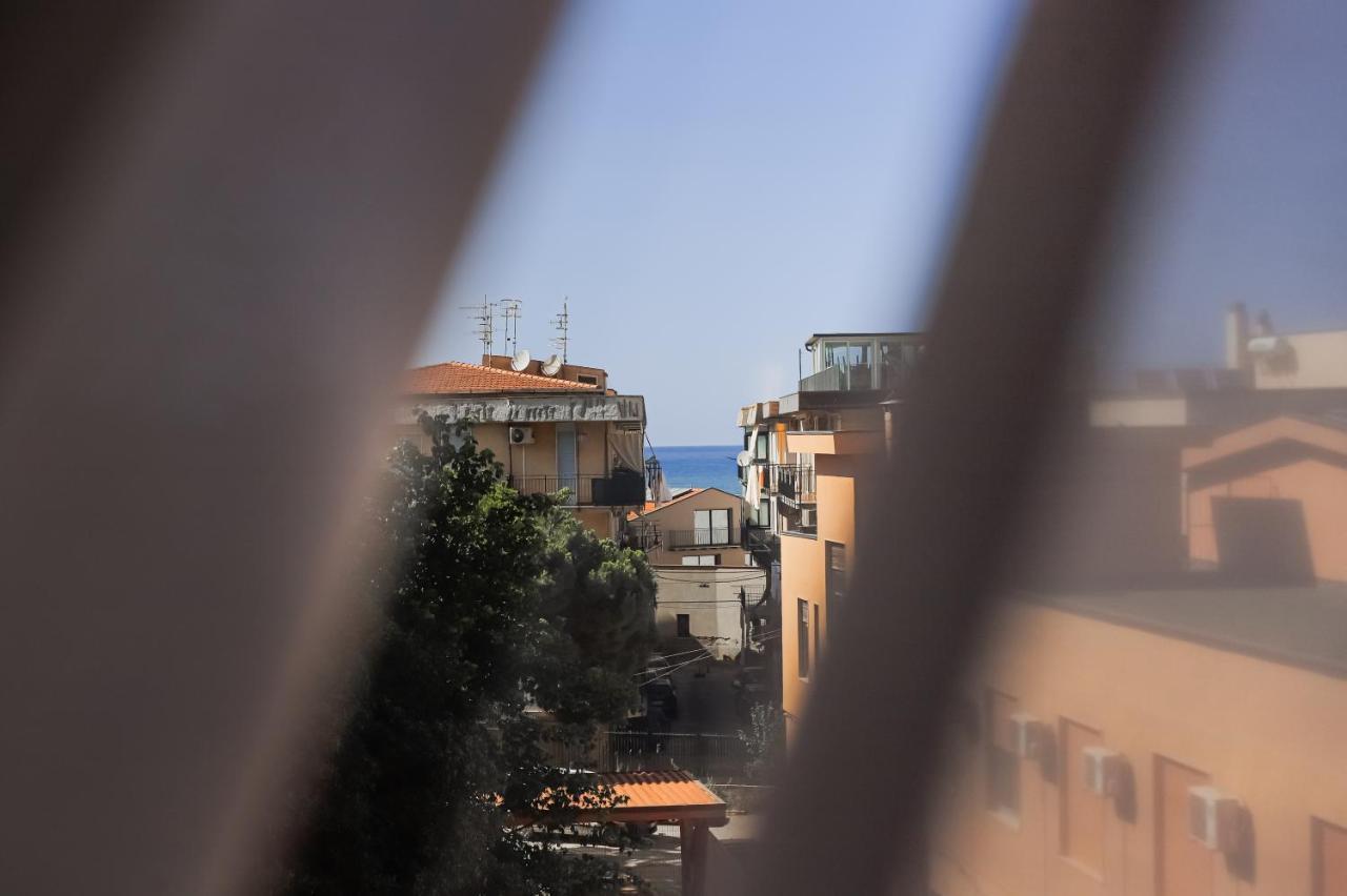 Erre 19 Apartments Cefalù Esterno foto